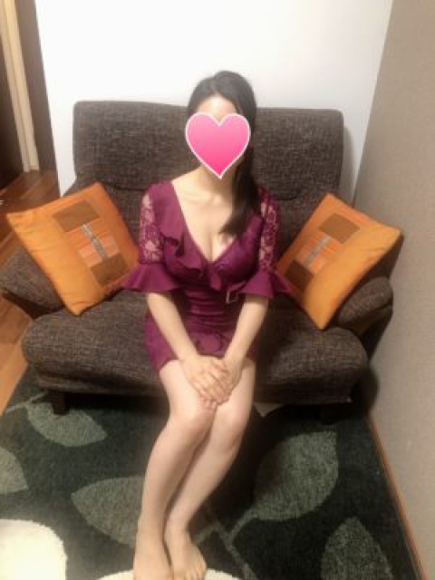 大人の女性を感じさせる上品な立ち振る舞い♡